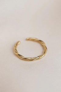 Arista Gold Ring